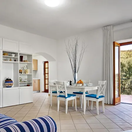 Henri Bay View Nerano